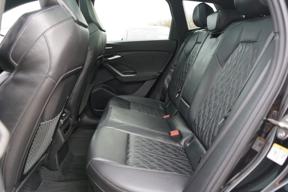 Audi SQ6 e-tron quattro 5d