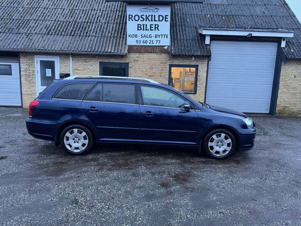 Toyota Avensis 1,8 Sol+ stc. 5d