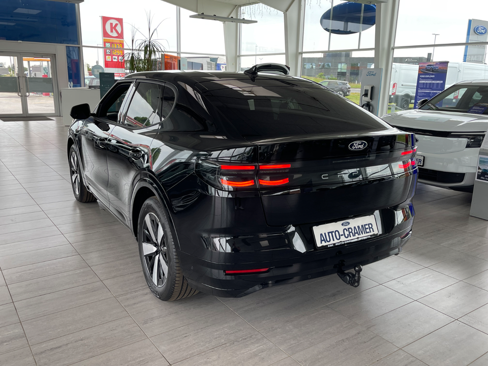 Ford Capri 82 Select Extended Range 5d