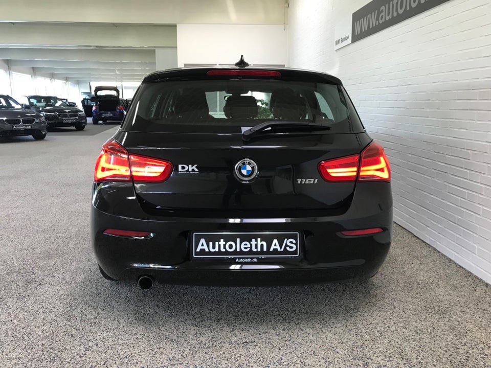 BMW 118i 1,5 Connected aut. 5d