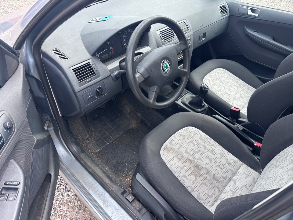 Skoda Fabia 1,4 16V 75 Ambiente Combi 5d