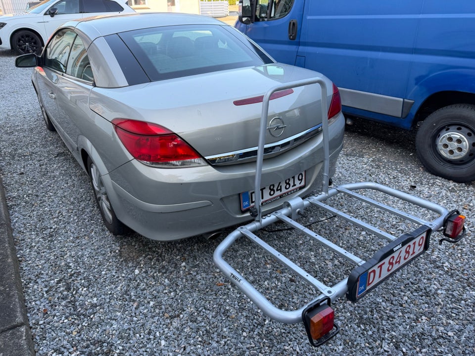 Opel Astra 1,8 16V Cosmo TwinTop 2d