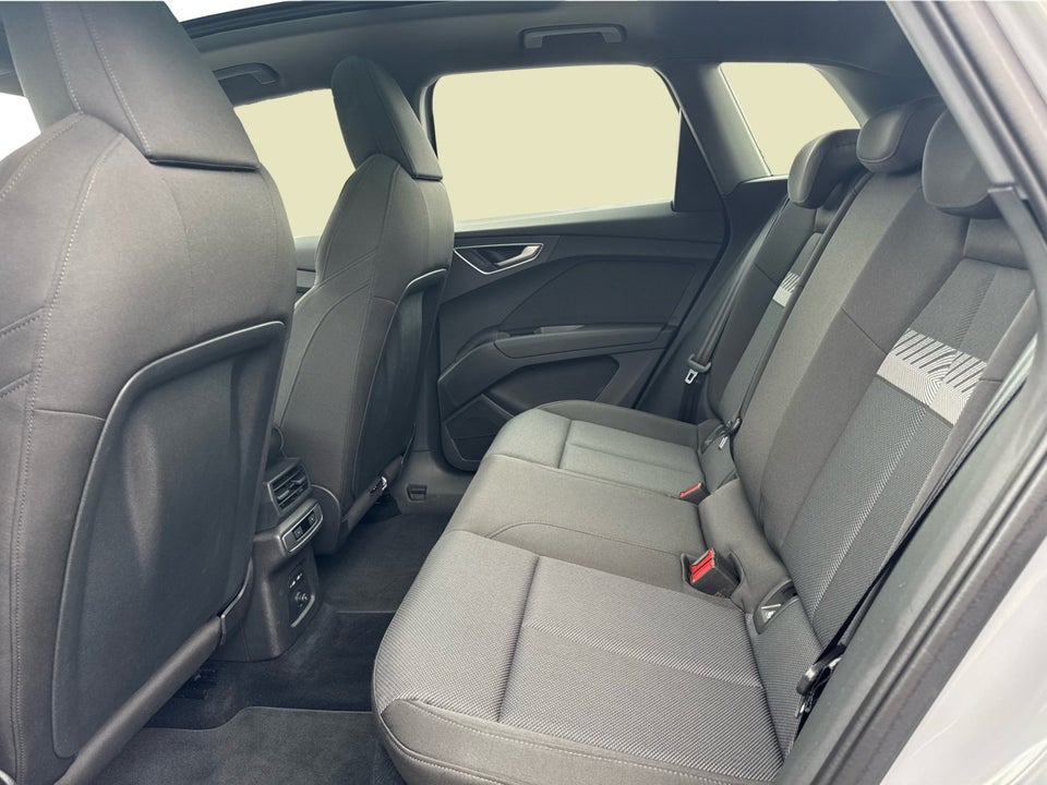 Audi Q4 e-tron 40  5d