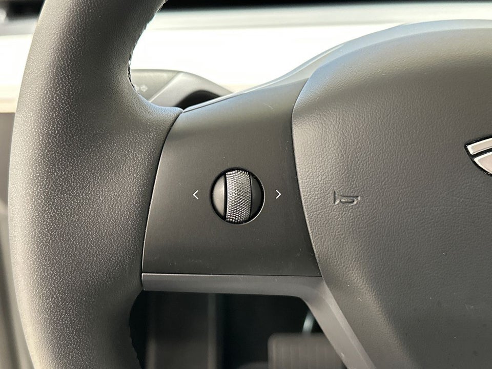 Tesla Model Y Long Range AWD 5d