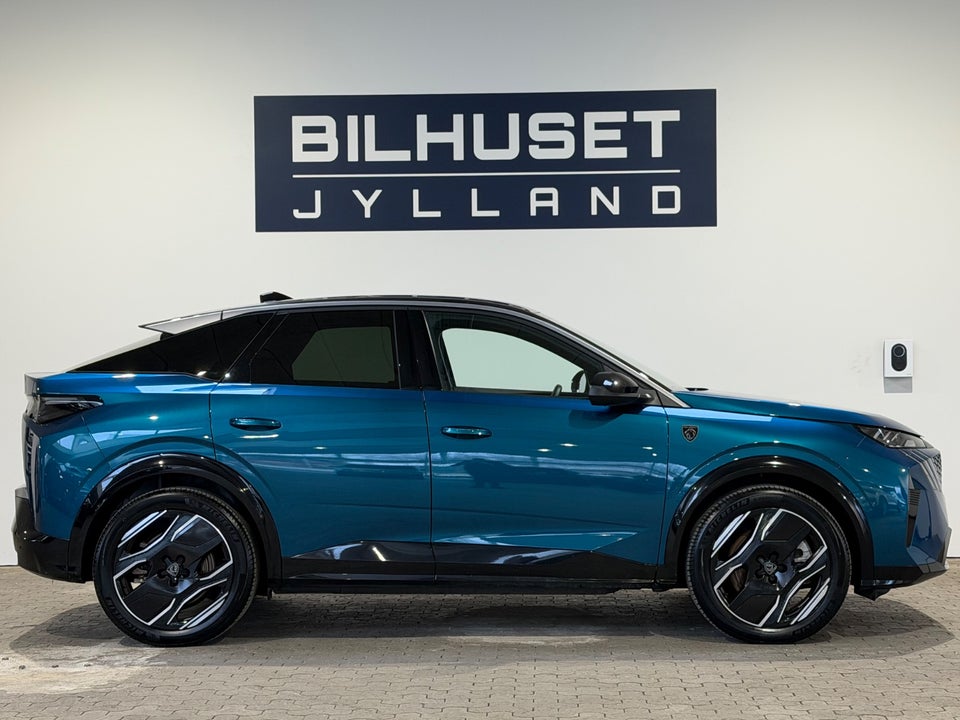 Peugeot e-3008 77 GT 5d