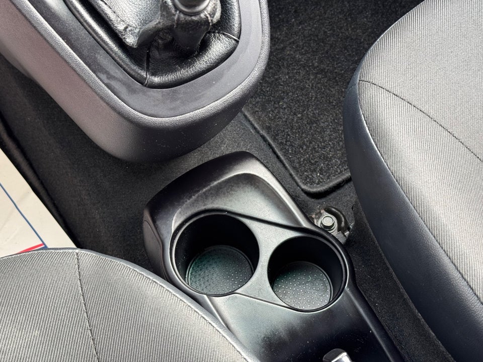 Hyundai i10 1,1 Base 5d