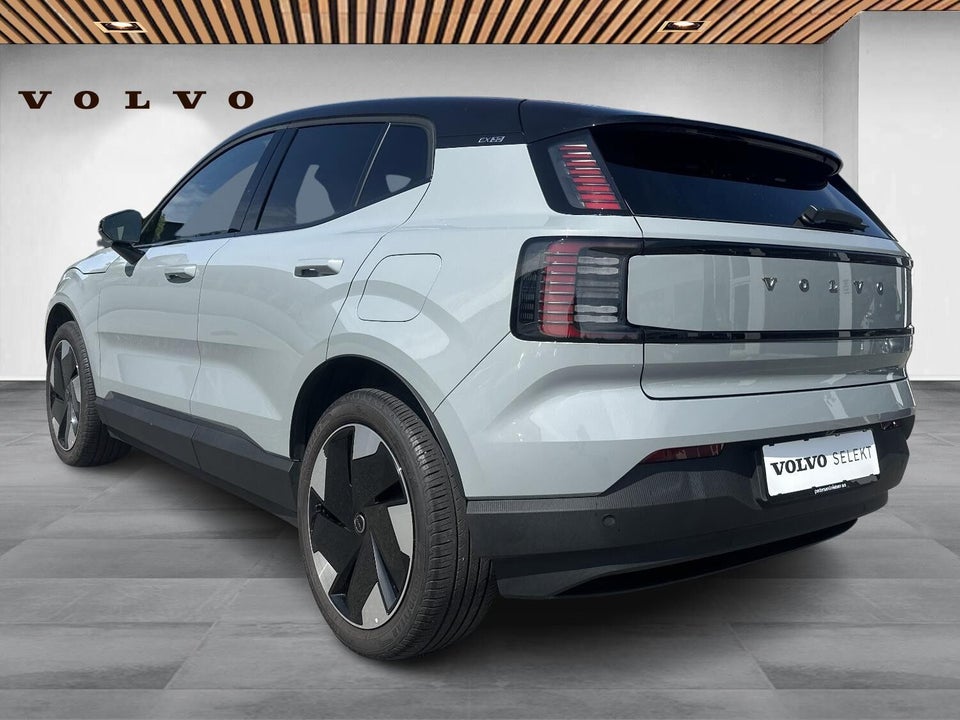 Volvo EX30 Extended Range Plus 5d