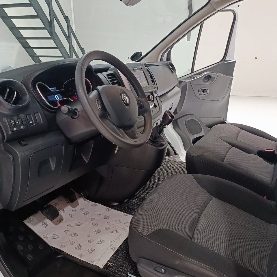 Renault Trafic T29 2,0 dCi 120 L2H1