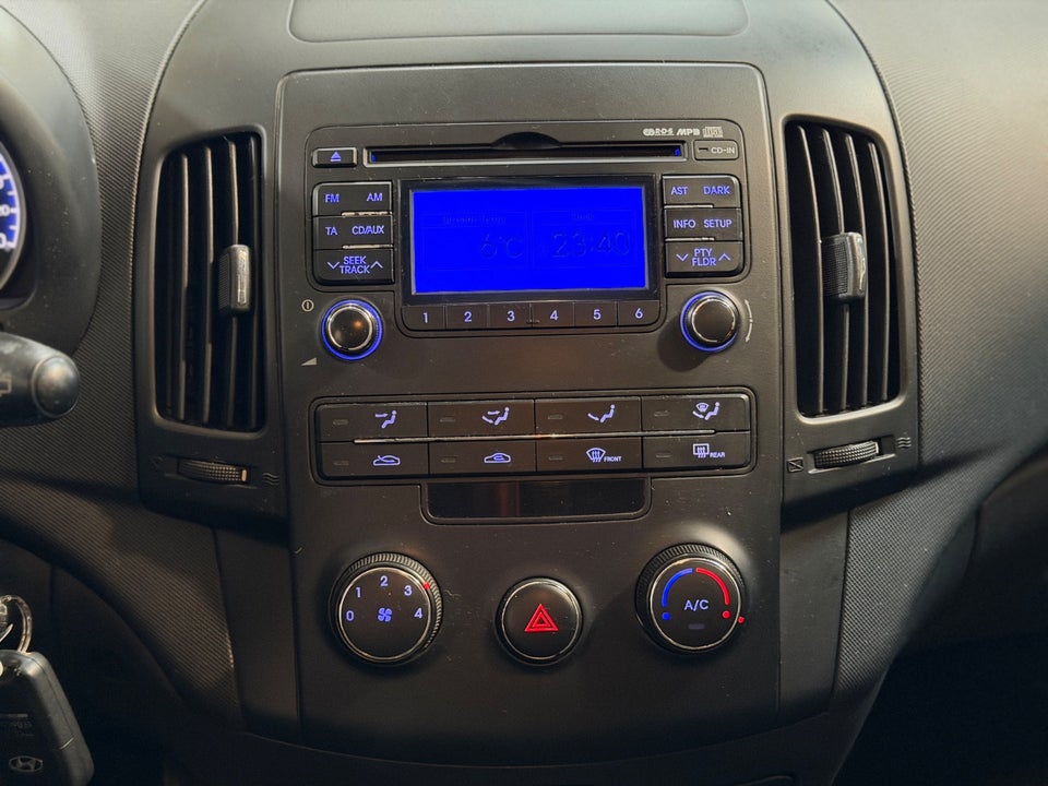 Hyundai i30 1,6 CRDi 90 Classic 5d