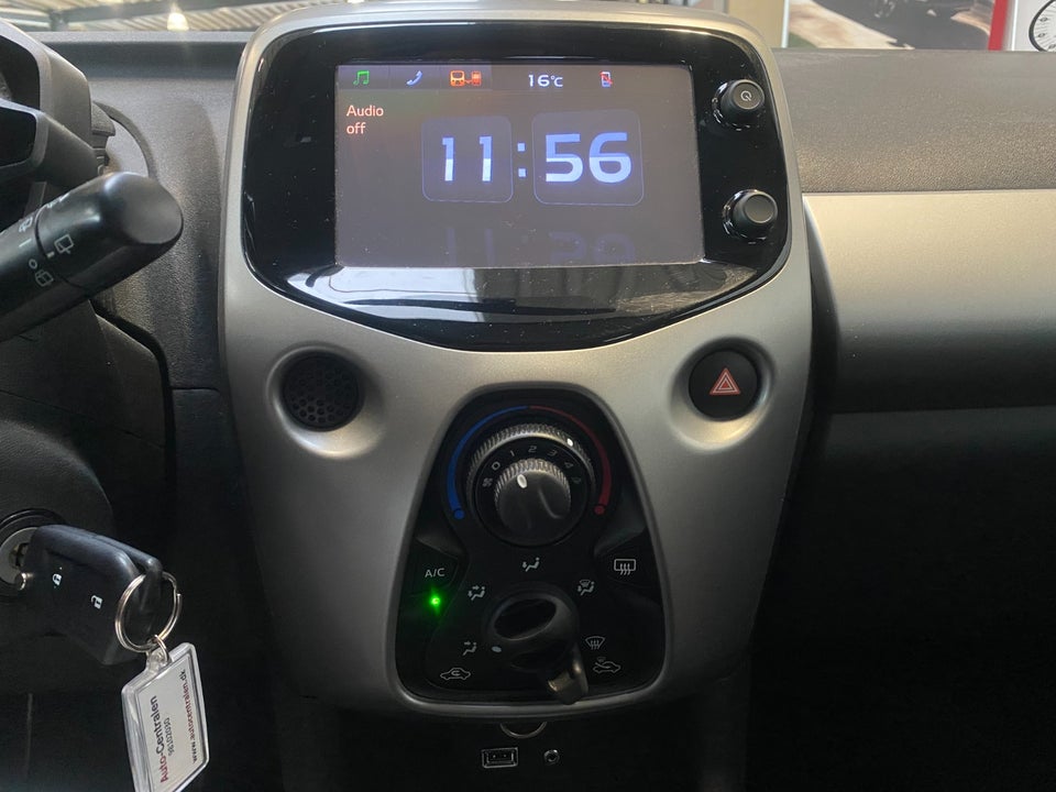 Toyota Aygo 1,0 VVT-i x-play 5d