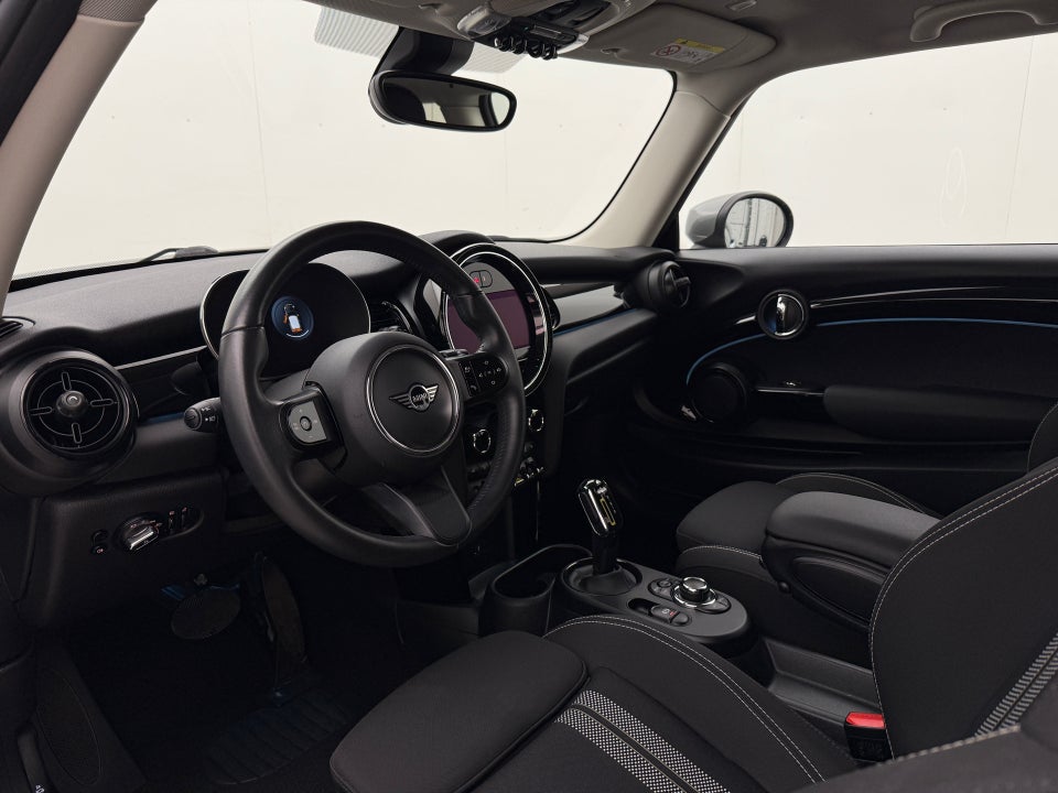 MINI Cooper SE Essential 3d