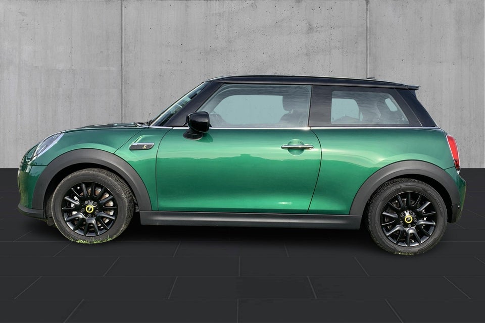 MINI Cooper SE Essential 3d