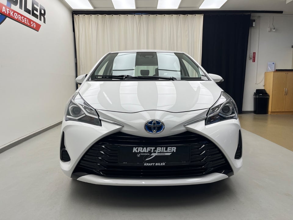 Toyota Yaris 1,5 Hybrid H3 e-CVT 5d