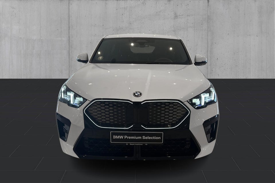 BMW iX2 eDrive20 M-Sport Pro 5d