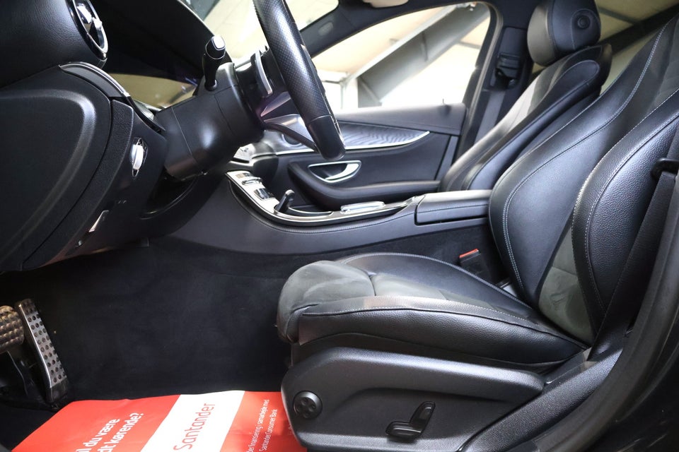 Mercedes E300 de 2,0 AMG Line stc. aut. 4Matic 5d