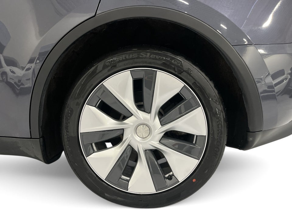 Tesla Model Y Long Range AWD 5d