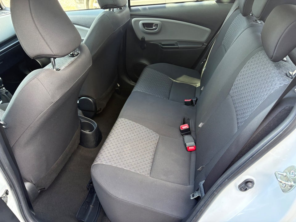 Toyota Yaris 1,3 VVT-i Skyview 5d