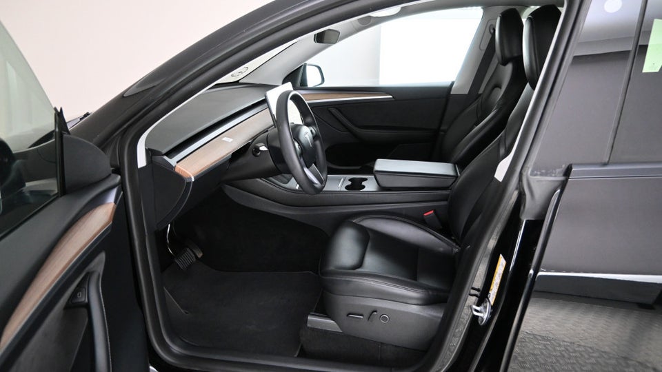 Tesla Model Y Long Range AWD 5d