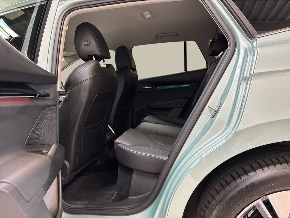 Skoda Enyaq 80 iV Suite 5d