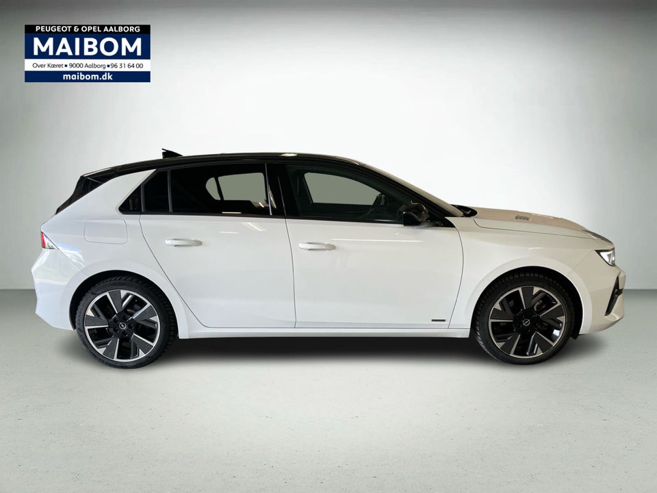 Opel Astra-e 54 Ultimate 5d