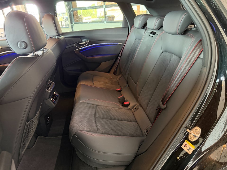 Audi Q8 e-tron 55 S-line quattro 5d