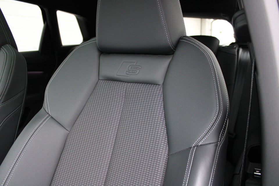 Audi Q4 e-tron 45 S-line 5d