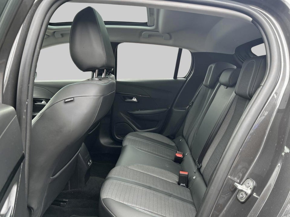 Peugeot 208 1,2 PureTech 100 Allure Sky 5d