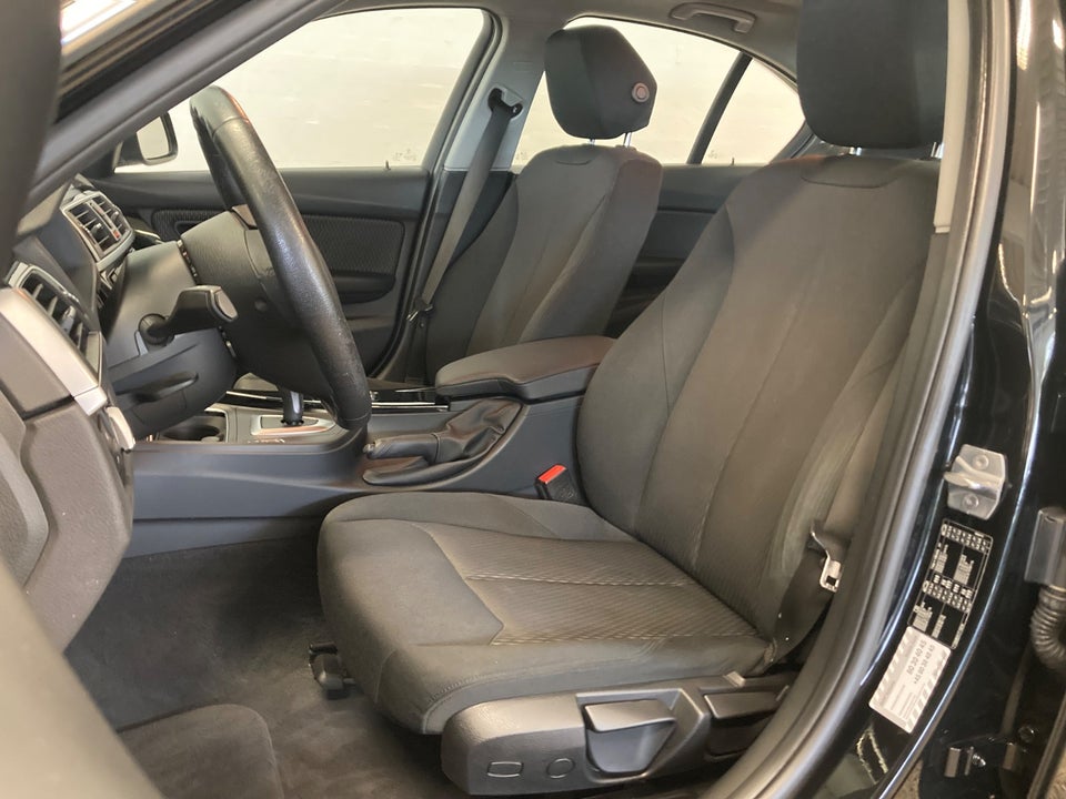 BMW 320d 2,0 Advantage aut. 4d