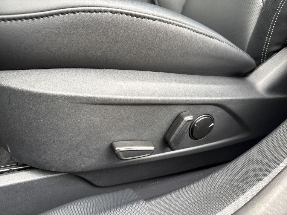 Ford Mustang Mach-E 75 Premium Standard Range 5d