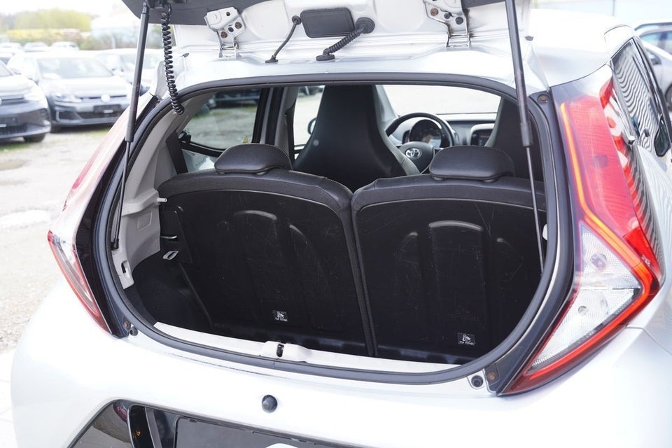 Toyota Aygo 1,0 VVT-i x-pose 5d