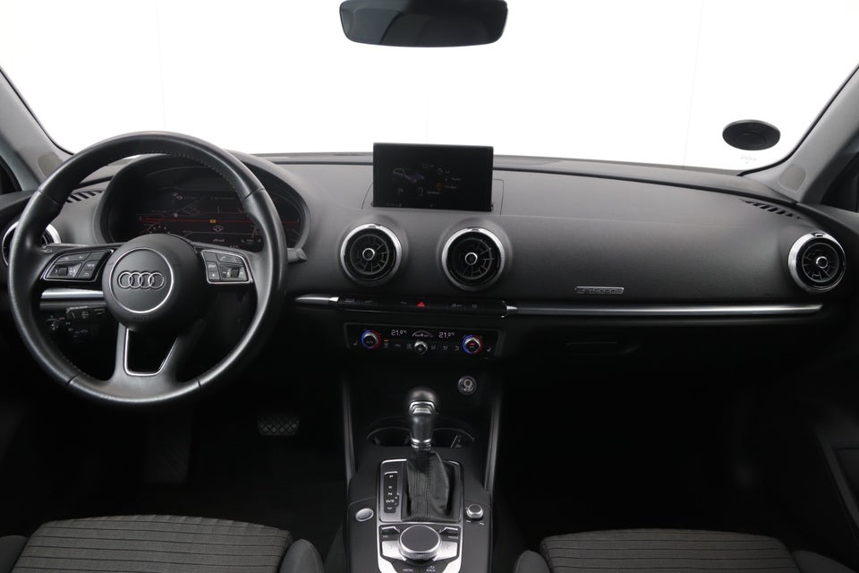 Audi A3 40 TFSi e Sport Sportback S-tr. 5d