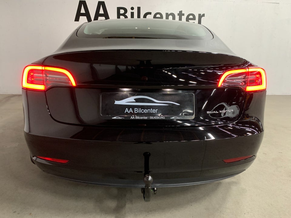 Tesla Model 3 Long Range AWD 4d