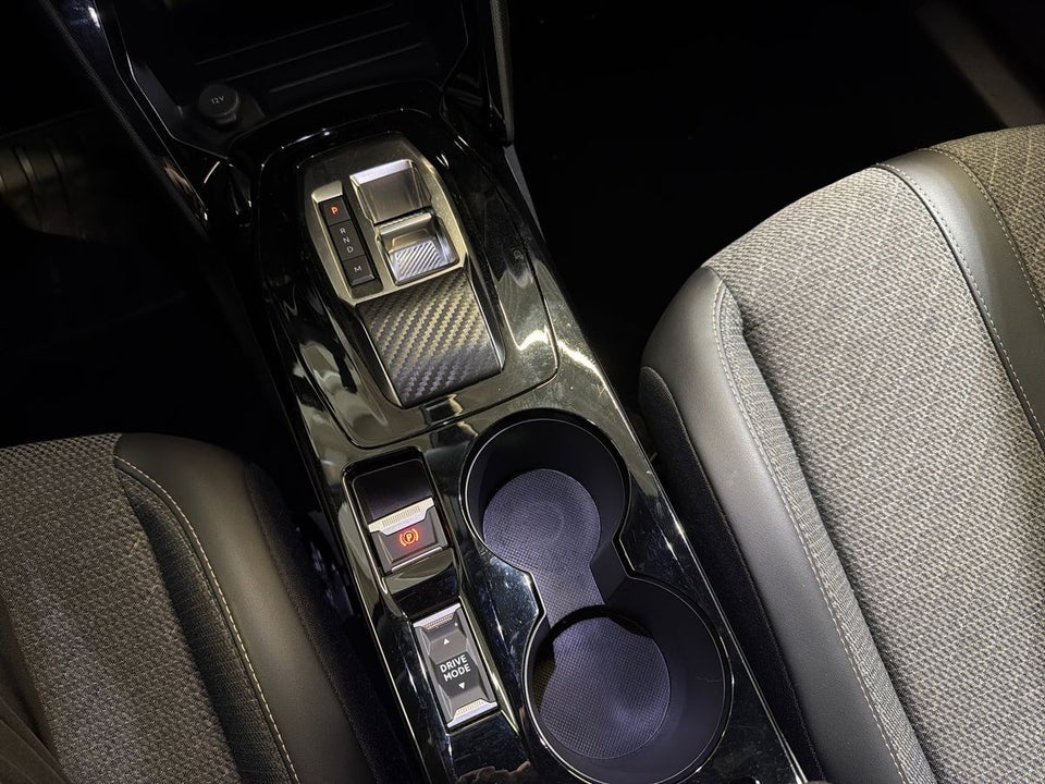 Peugeot 2008 1,2 PureTech 130 First Selection EAT8 5d