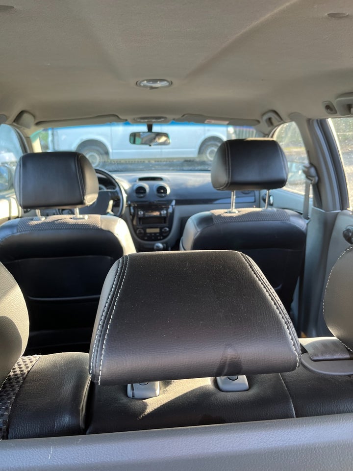 Chevrolet Nubira 1,6 SE stc. 5d