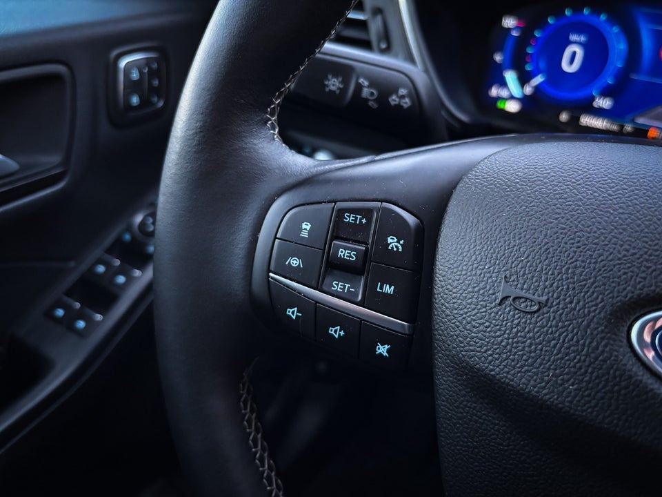 Ford Kuga 2,5 PHEV Vignale CVT 5d