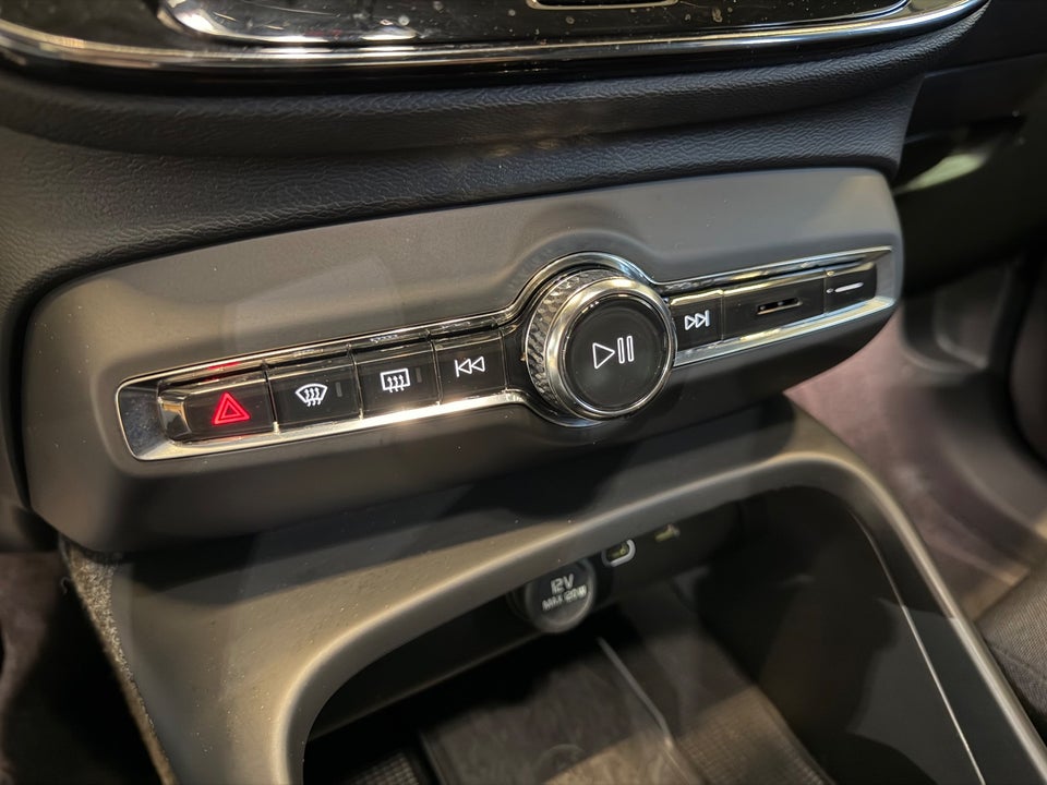 Volvo XC40 P6 ReCharge Core 5d