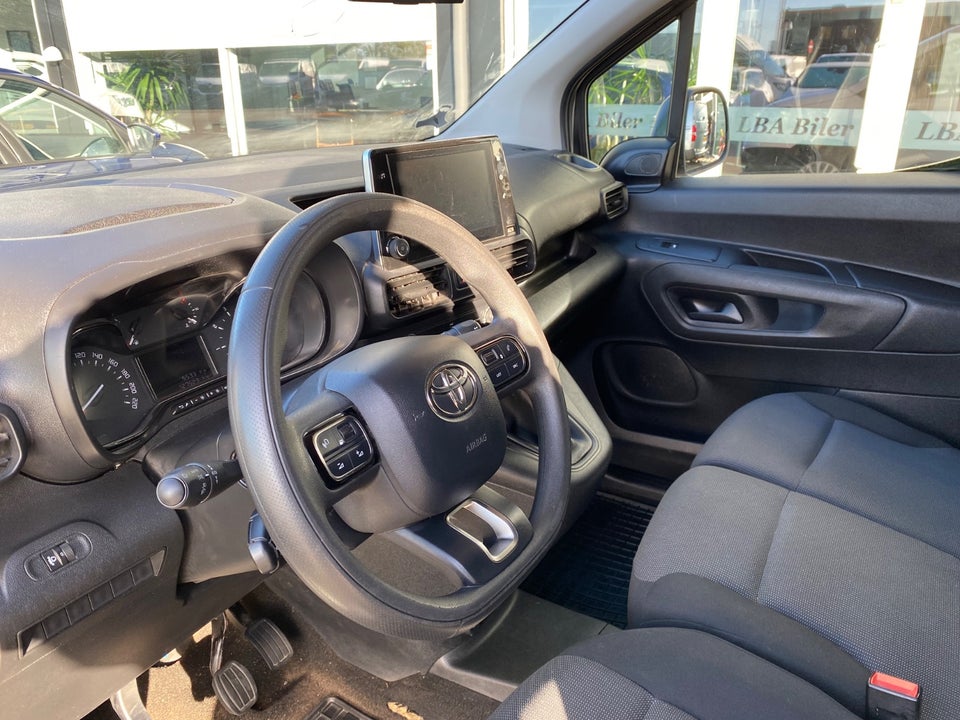 Toyota ProAce City 1,5 D 102 Medium Comfort 6d