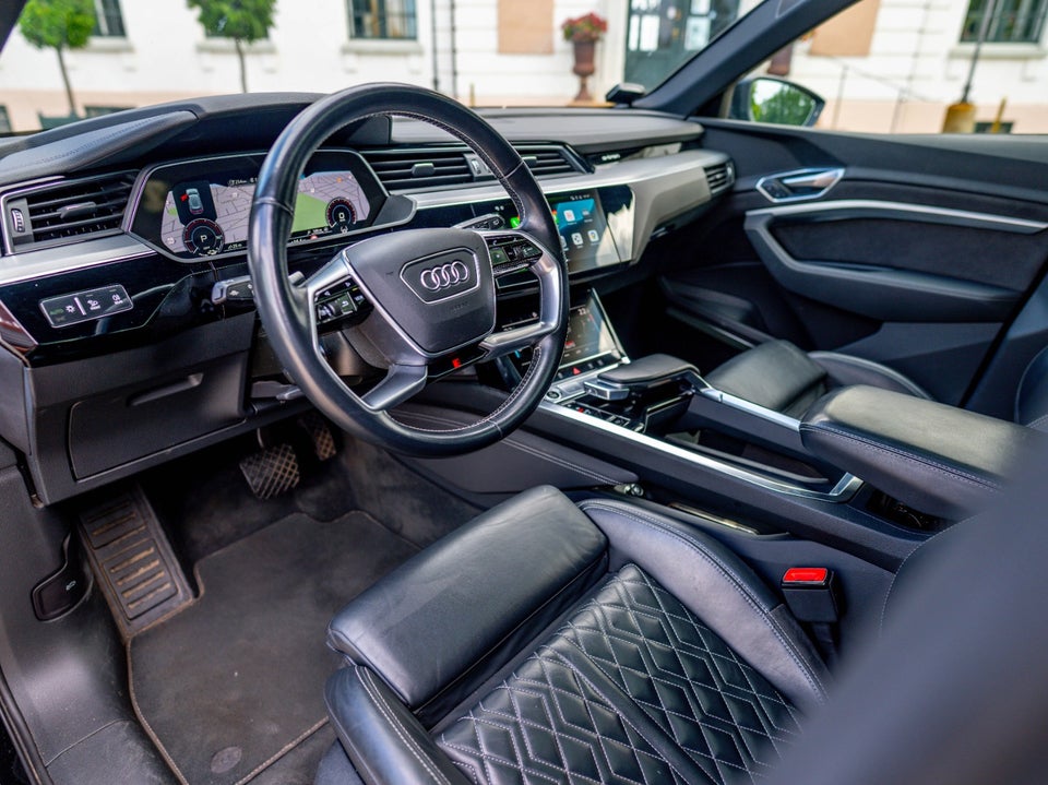 Audi e-tron 55 S-line quattro 5d