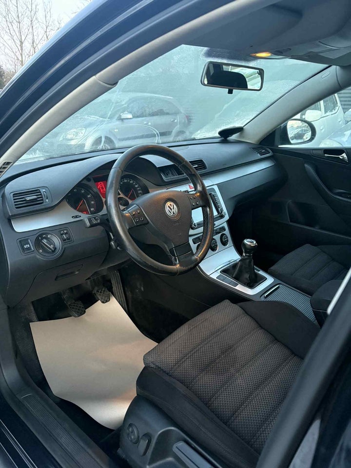 VW Passat 2,0 FSi Trendline Variant 5d