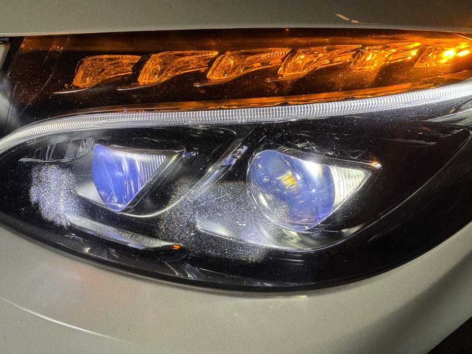 Mercedes C400 3,0 AMG Line stc. aut. 4Matic 5d