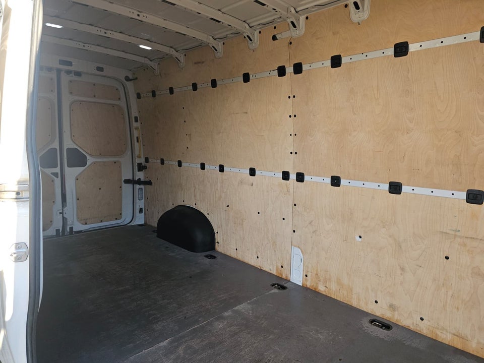 MAN TGE 2,0 3.140 Kassevogn L4H3 aut. FWD