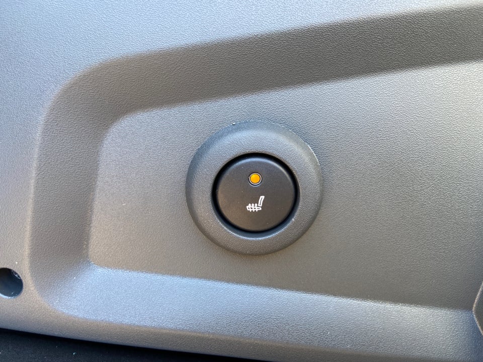 Peugeot Boxer 333 2,2 BlueHDi 140 L2H2 Premium