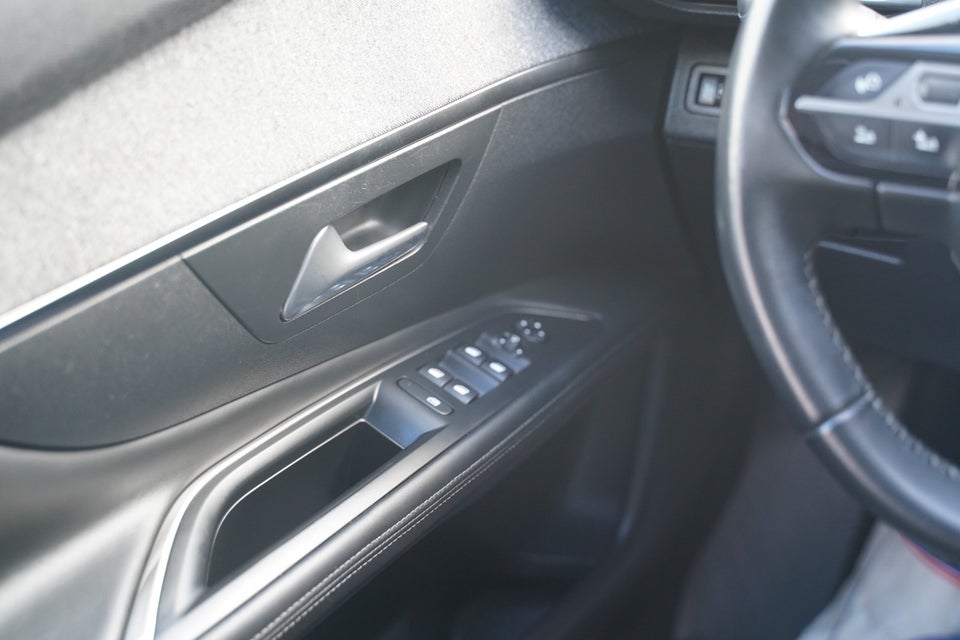 Peugeot 3008 1,6 BlueHDi 120 Allure 5d