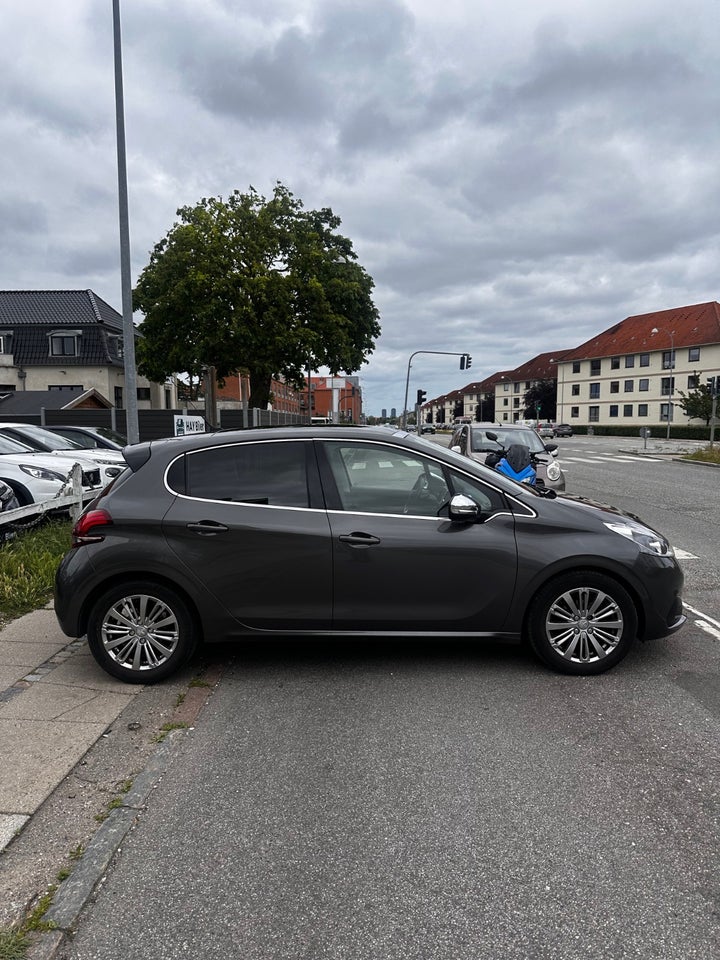 Peugeot 208 1,6 BlueHDi 100 Allure 5d