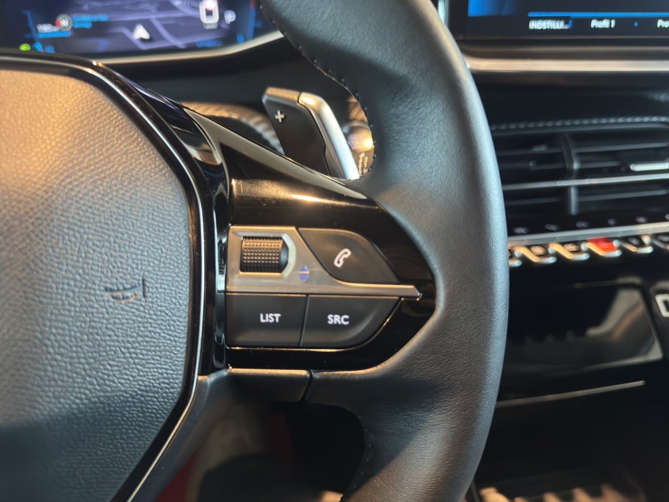Peugeot 208 1,2 PureTech 100 Allure EAT8 5d