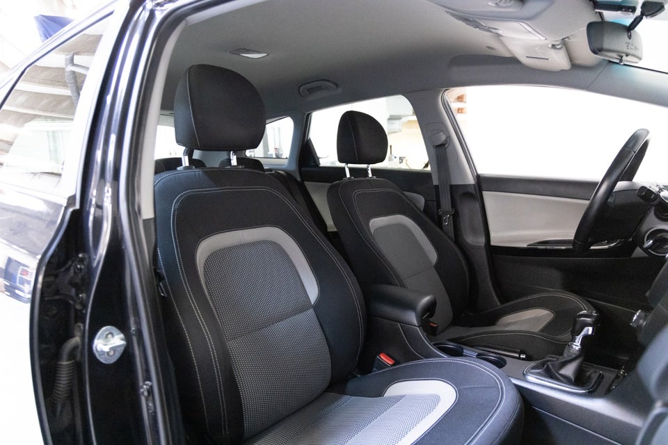 Kia Ceed 1,4 CVVT Attraction SW 5d