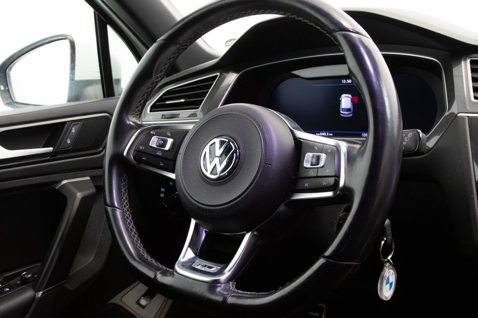VW Tiguan 2,0 TDi 240 R-line DSG 4Motion Van 5d