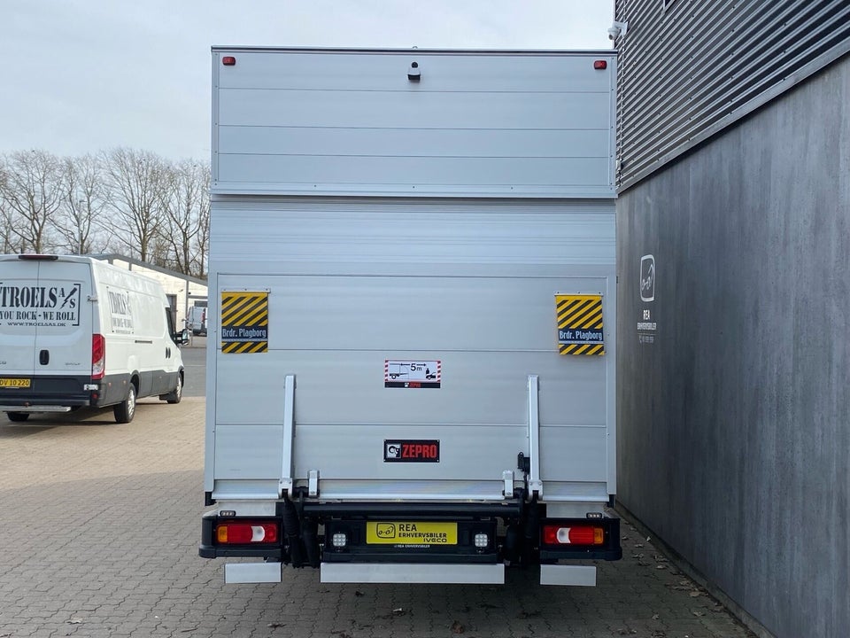 Iveco Daily 3,0 35S18 4100mm Box m/lift AG8