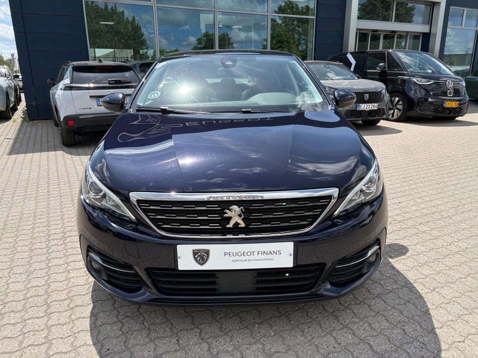 Peugeot 308 1,2 PureTech 130 Selection Sky 5d