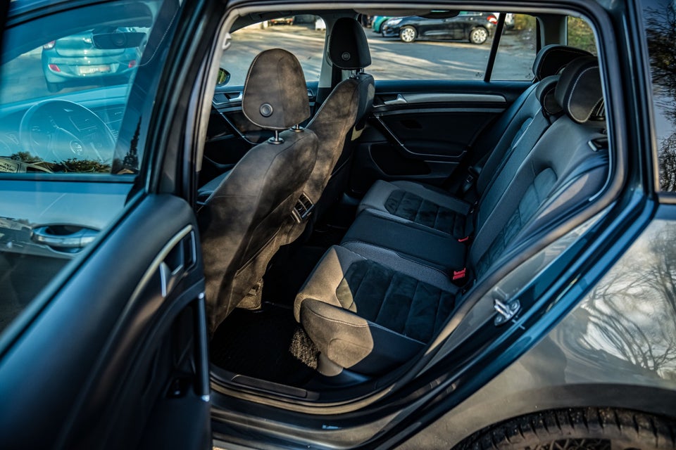 VW Golf VII 1,6 TDi 115 Comfortline DSG 5d
